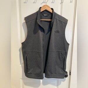 The North Face mens dark gray WindWall vest - size large